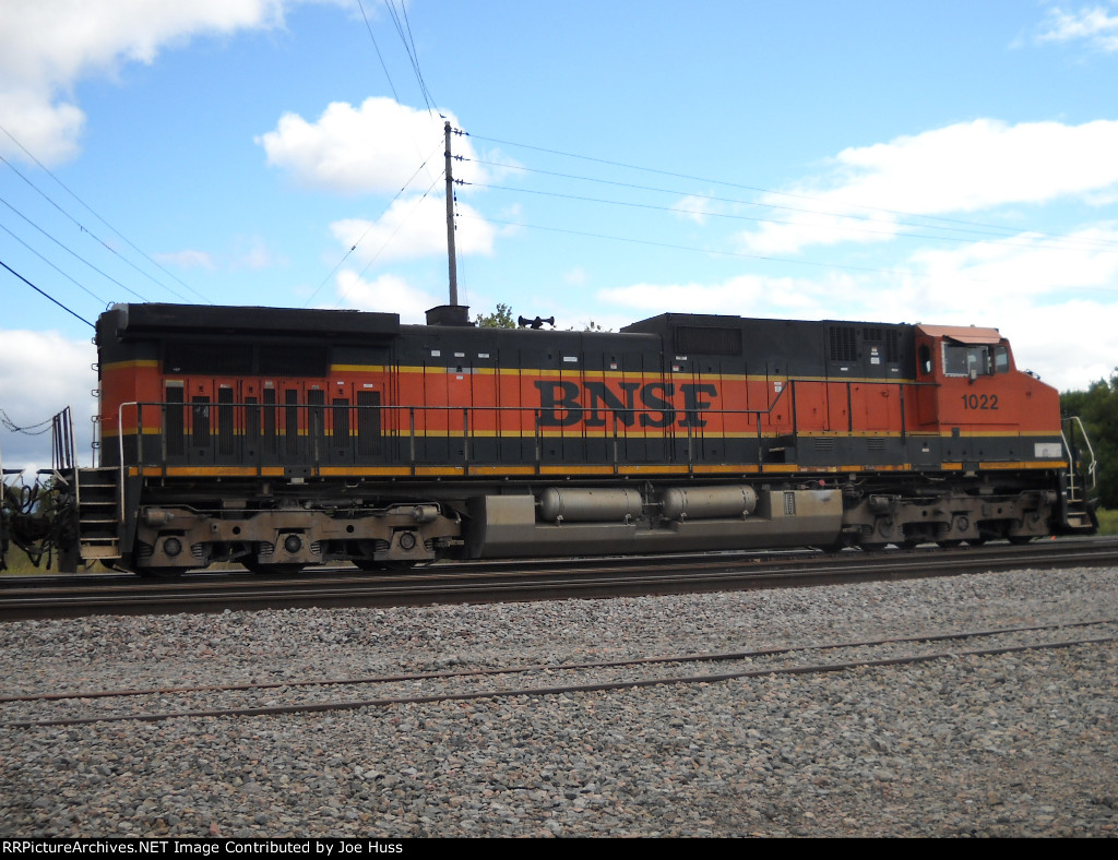 BNSF 1022